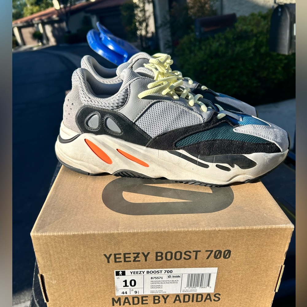 Yeezy boost 700 b75571 men size 10